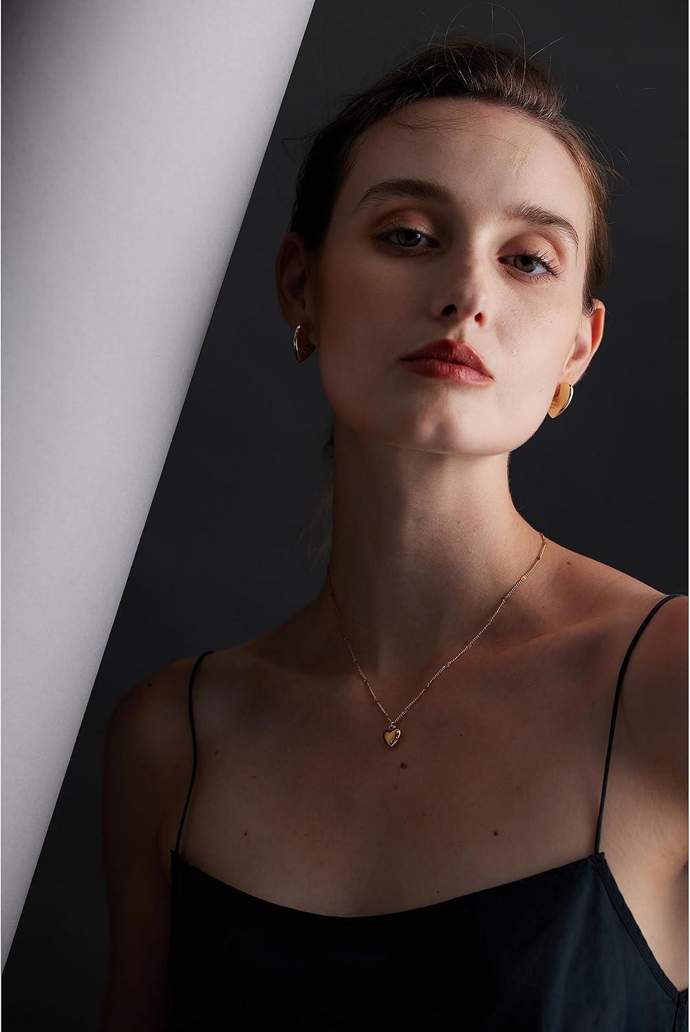 imageCPARAVANO Necklaces for Women Gold Necklace for Women Gold Heart Necklace Jewelry for Women Chain Necklace Pendant Necklace for Women Necklaces for Women